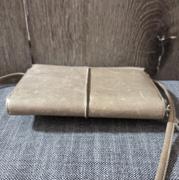 Hobo International Carson Wallet - Picture 3 of 15